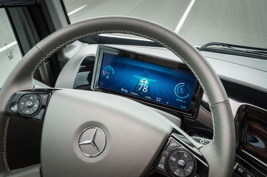  Mercedes-Benz Future Truck 2025 2014 года  (фото 3 из 28)